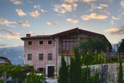 6 Wine Tasting in Valpolicella Classica: the cradle of Amarone - Barrel cellar walk and the art of refinement