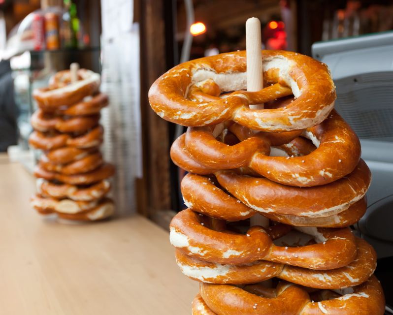 Bolzano: Guided Traditional Food Tour - Lunch for about an hour: social dining, but with a plan