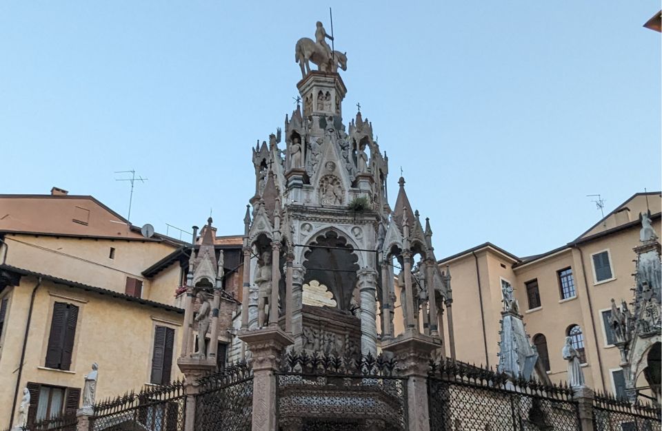 Guided Walking Tour in Verona - Verona Cathedral and the Duomo Finale Near the Capitolare Library