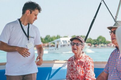 Lake Garda and Sirmione Tour from Verona - Sirmione: the guided walk that helps the peninsula click