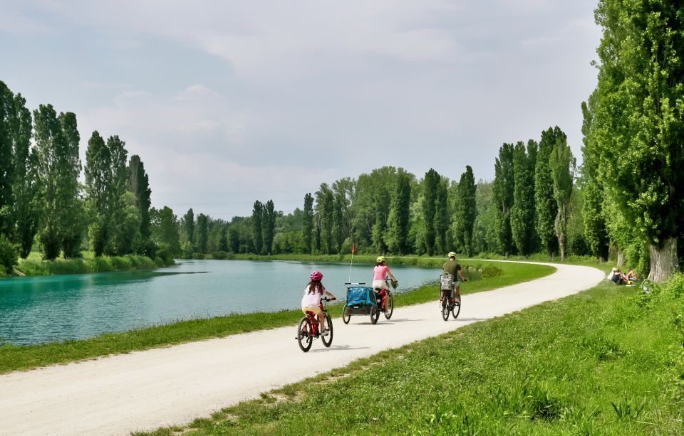 Lake Garda: E-bike Rental - Valeggio sul Mincio and the Scaliger Castle view