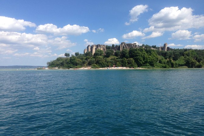 Tour of the Sirmione Peninsula - A quick boat circuit that makes Sirmione feel easy