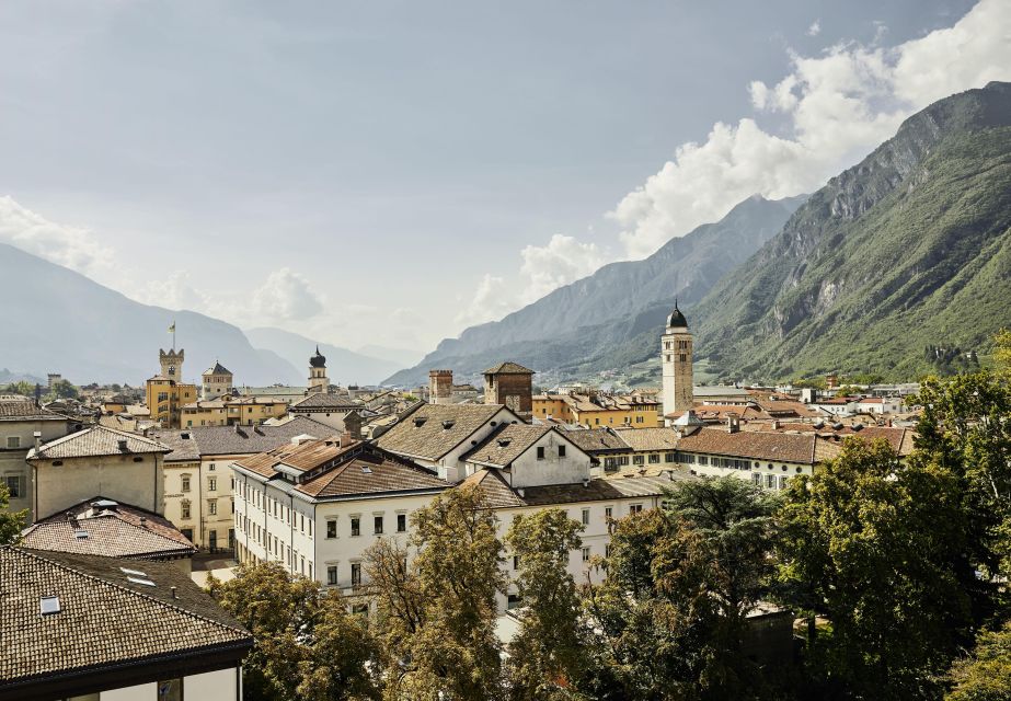 Trento:Guided walking tour of the historic centre with guide - Meeting at Piazza Dante and getting ready the simple way