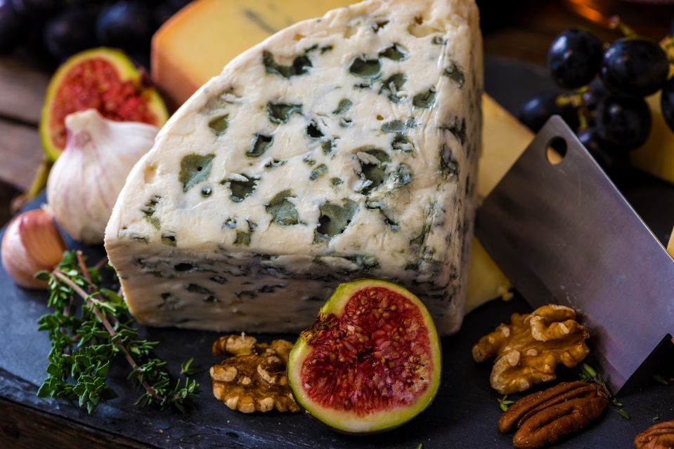 Verona: Cheese Tasting and Pairing - Entering La Botteghetta in Verona (the meeting point matters)