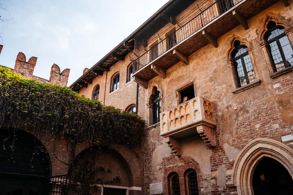Verona: Highlights Walking Tour with Arena Priority Access - Arco dei Gavi, Porta Borsari, and Piazza Erbe: Old Verona’s Street Level