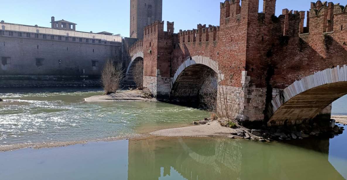 Verona: History and Hidden Gems Guided Walking Tour - Key things you’ll notice on this tour