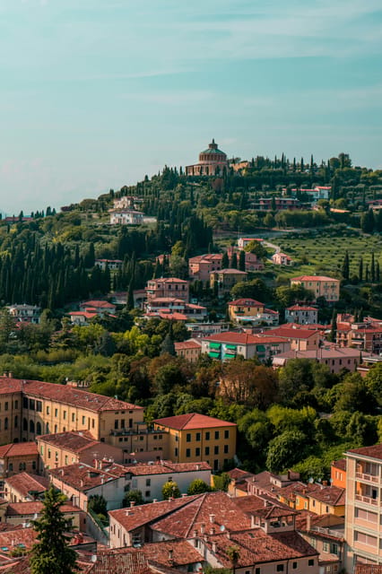 Verona: Interactive map for a self-guided tour. - Accessibility: wheelchair friendly, but plan the route