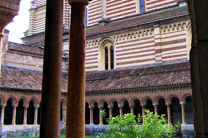 Verona Moonlight Walking Tour - Corso Porta Borsari: Wine-Bar Streets and Funny Local Stories