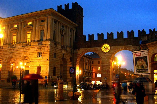 Verona Moonlight Walking Tour - Scaligero Bridge to Arena di Verona: From Night Walk to Big Awe