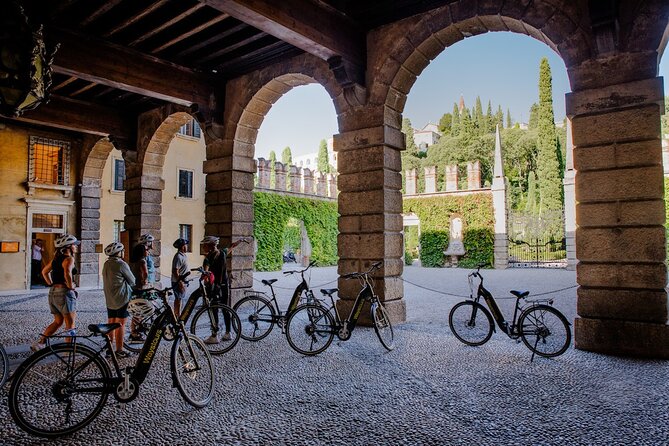 Verona Panoramic E-Bike tour with Lunch - Lunch at an Osteria Near Ponte Pietra: Monte Veronese and Local Wines