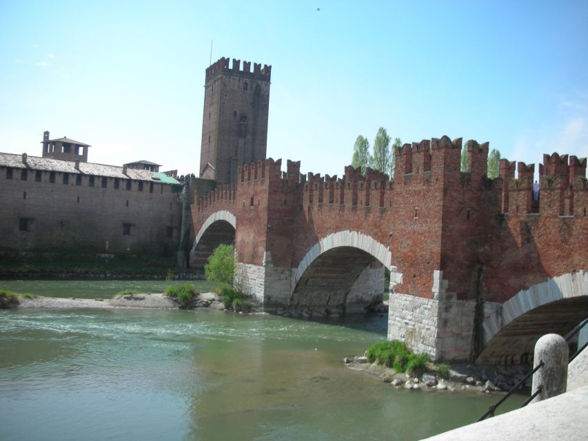 Verona: Private 2-Hour Walking Tour - Along the Adige: Castelvecchio and Ponte Scaligero