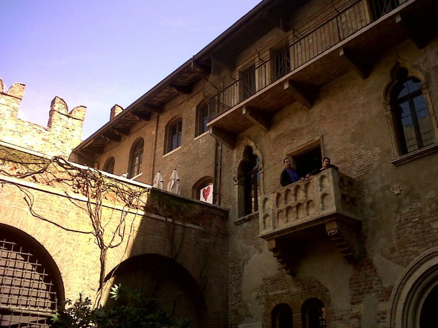 Verona: Private 2-Hour Walking Tour - The narrow lanes to Juliet’s house and balcony