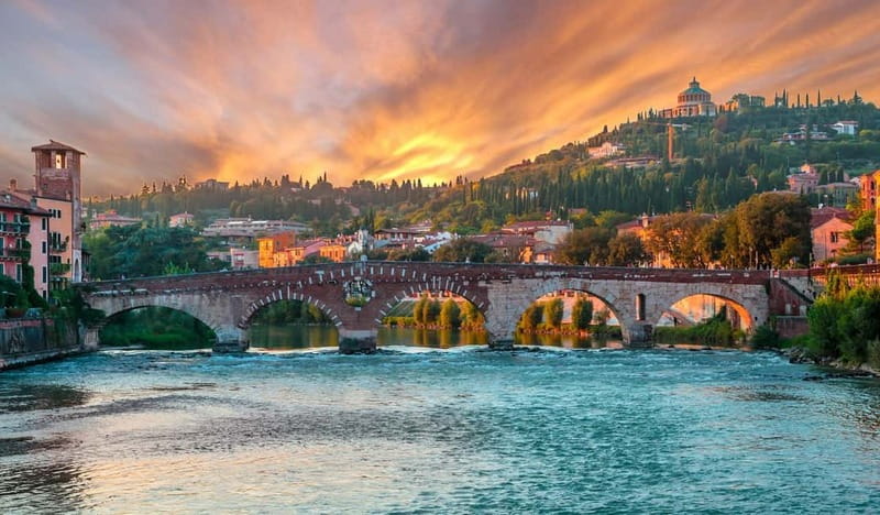 Verona: Romeo and Juliet Guided Walking Tour - Quick takeaways from this Verona walk