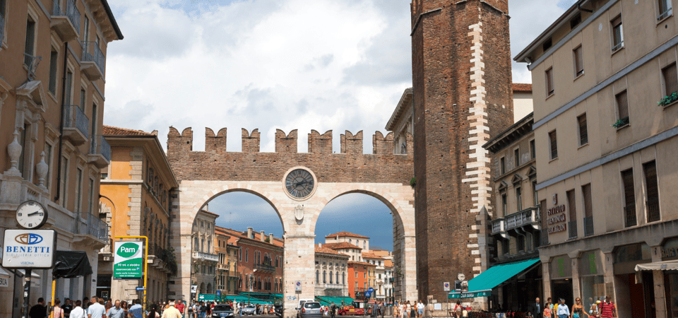 Verona Self Guided Walking Tour with an APP - Getting Started: App Setup, Internet, and Headphones