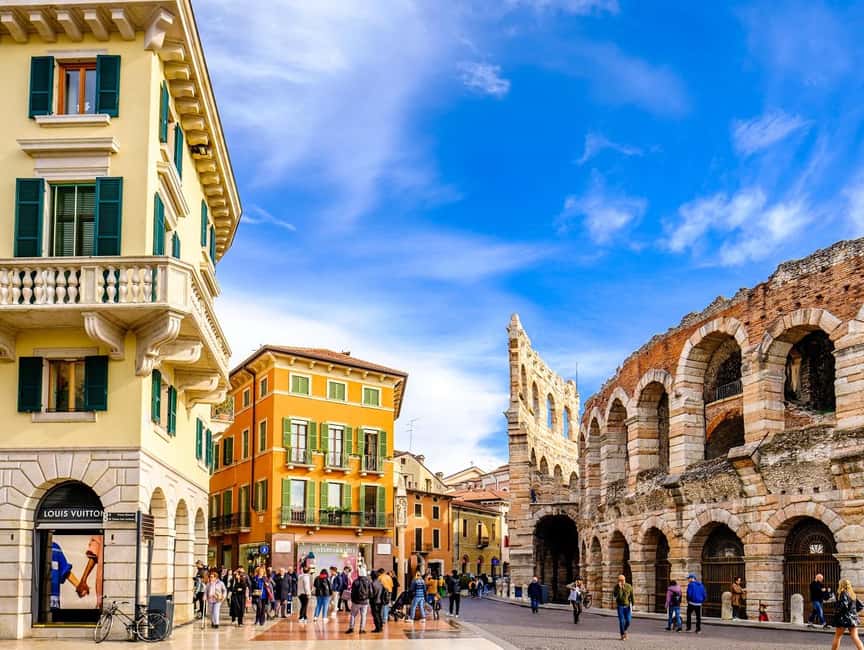 Verona: Small Group Guided Walking Tour with Arena Tickets - Old streets back toward Bra: how the walk stays enjoyable