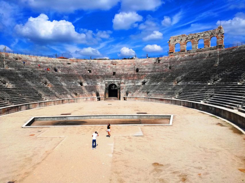 Verona: the Arena at the Gladiators' time - The Outside Walk: Shape, Scale, and Access Points Around Bra Gardens