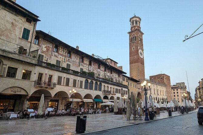 Walking Tour in Verona: 9+ Landmarks with Live Guide - Verona in 90 minutes: the smart way to get your bearings